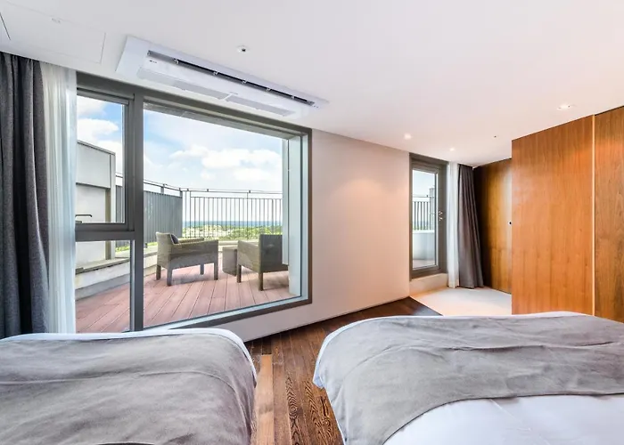 Brown Suites Hotel And Resort