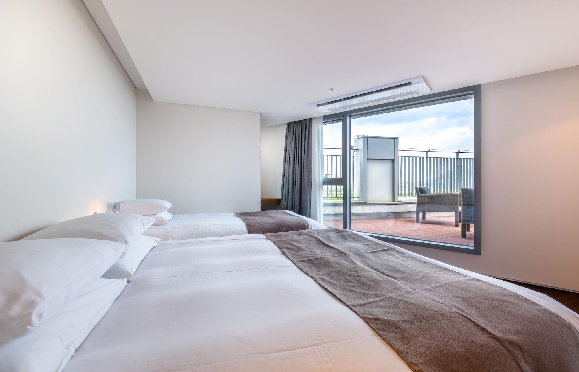 Brown And Hotel 4*