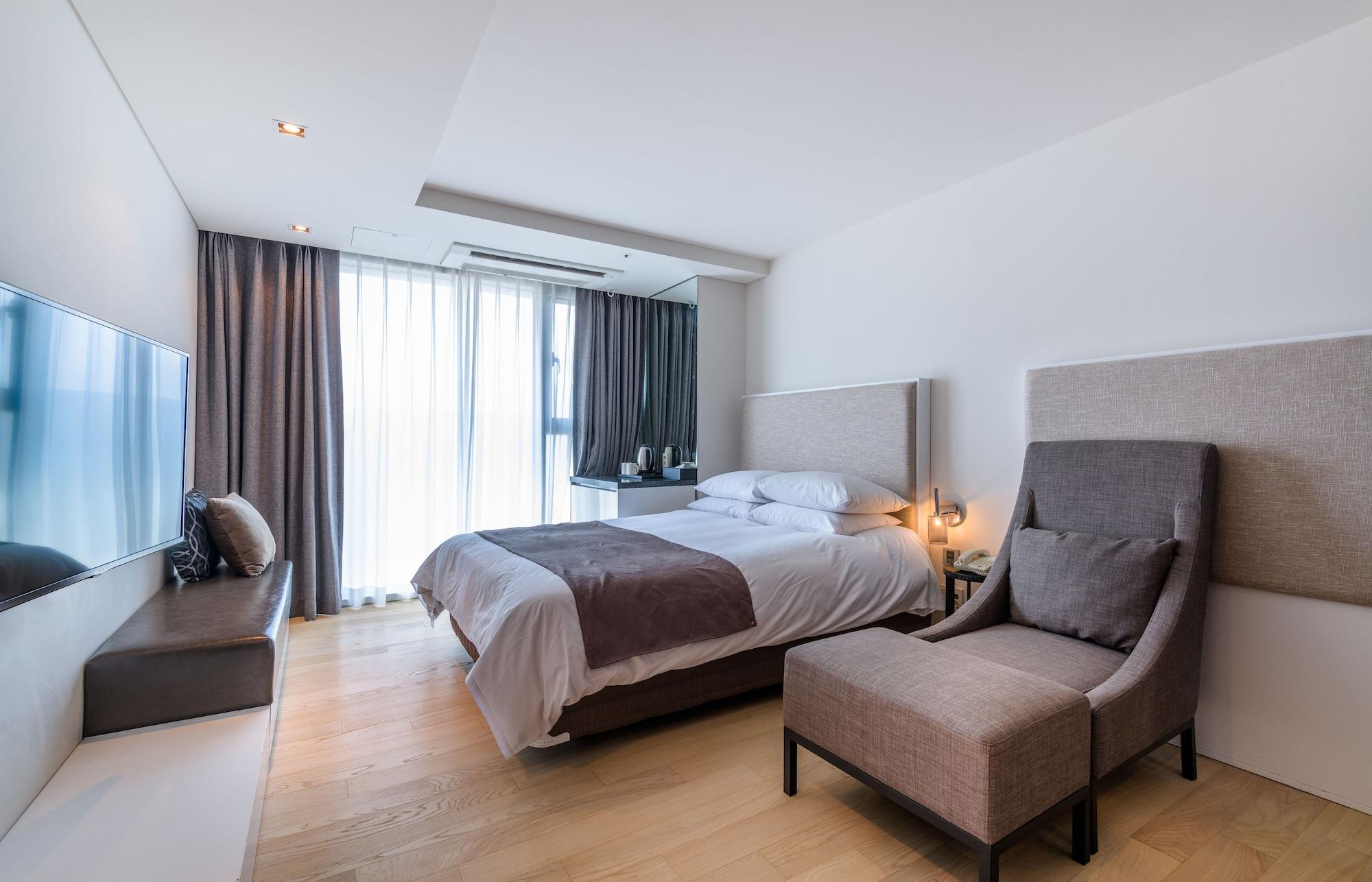 Brown And Hotel 4*