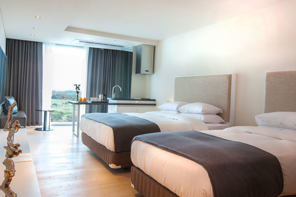Brown And 4* Jeju